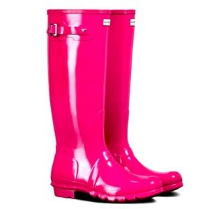 Hunter tall original shiny rainboots in hot pink. Worn a handful of times only.